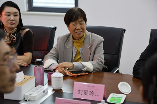 座谈会-3.jpg